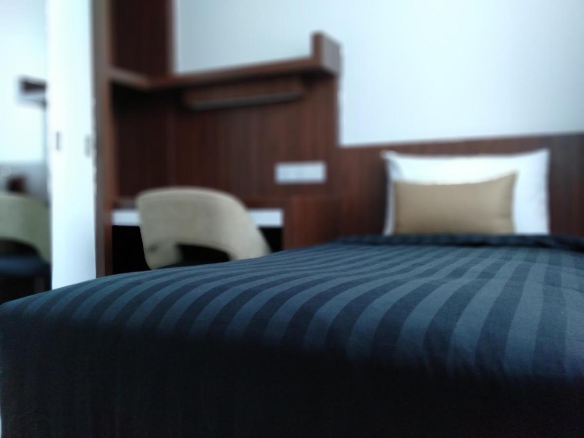 Utm Hotel & Residence Куала Лумпур Екстериор снимка